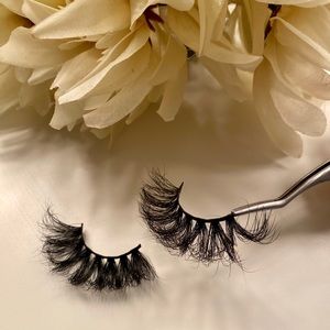 Eyelashes !!
